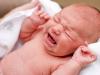 Perché un neonato allattato artificialmente è più incline alla stitichezza?